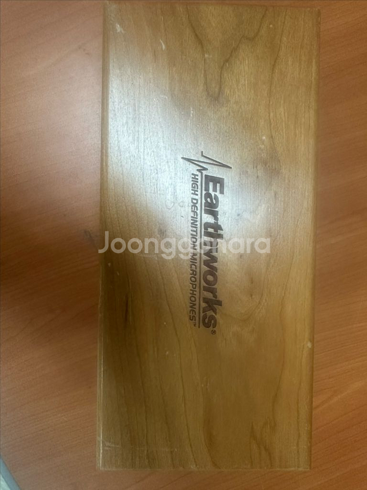 Earthworks 스튜디오마이크 SV33 입니다--2