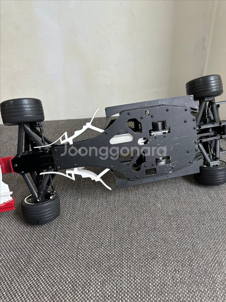 데아고스티니 페라리 F1 1/8스케일 RC카--3