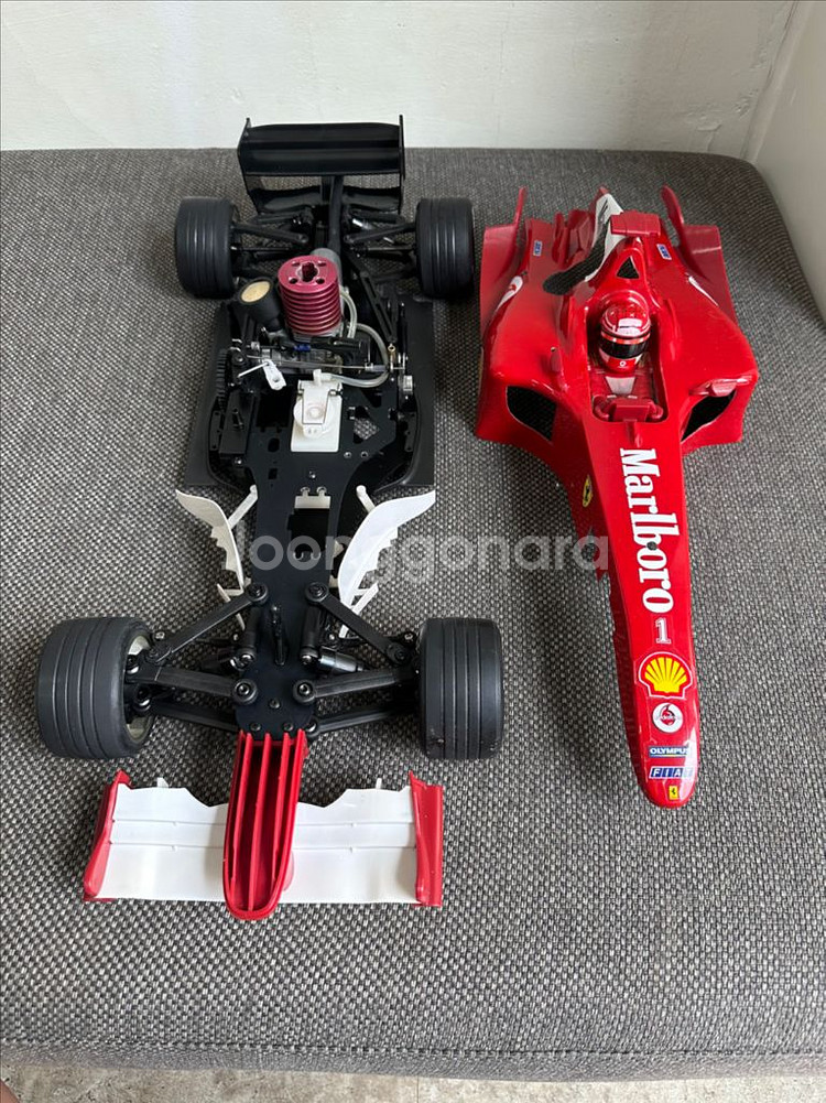 데아고스티니 페라리 F1 1/8스케일 RC카--1