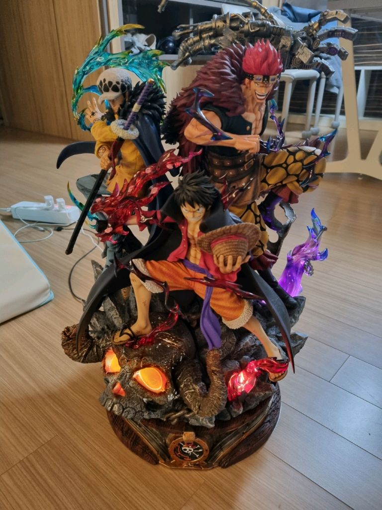 LX삼선장 레진피규어 판매합니다.