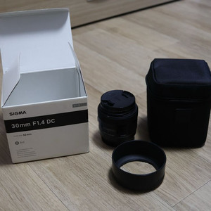 시그마 30mm F1.4 DC 렌즈