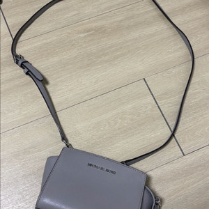 마이클코어스 크로스백