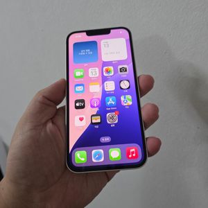 아이폰13 화이트 128기가 SS급 팝니다.