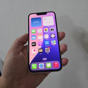 아이폰13 화이트 128기가 SS급 팝니다.