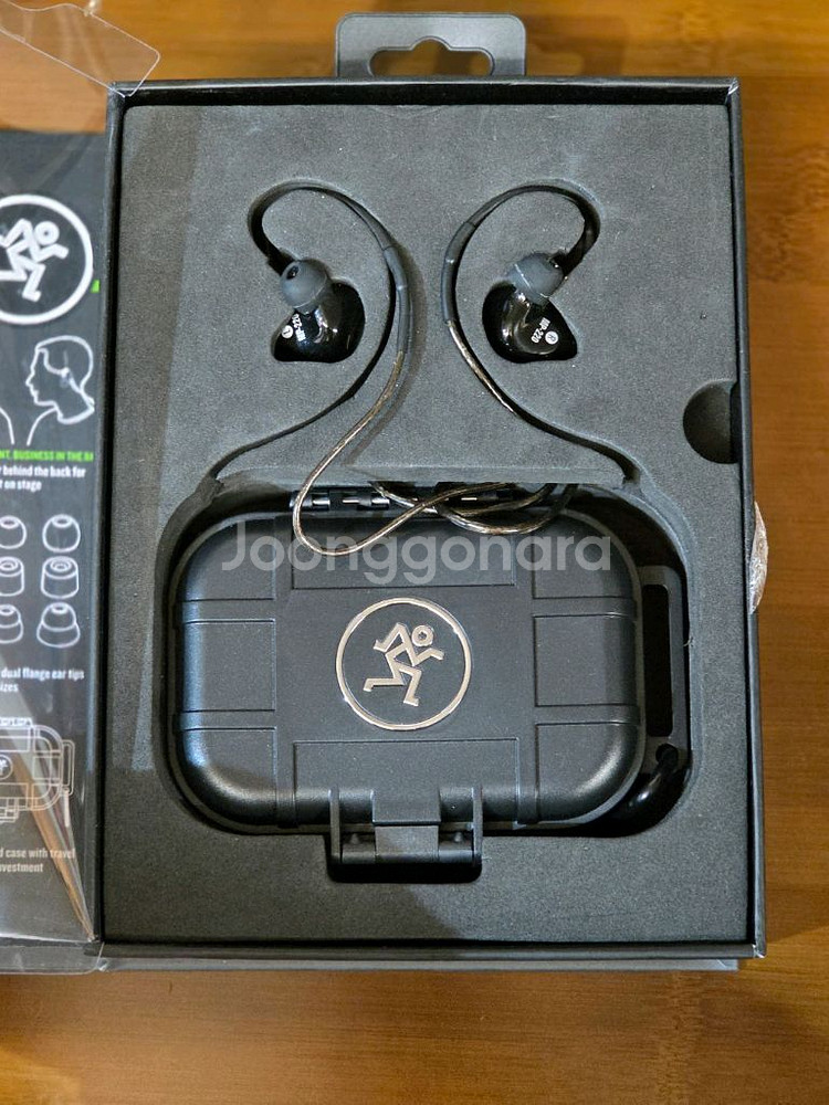 Mackie MP-220 인이어 모니터 판매합니다.거의--2