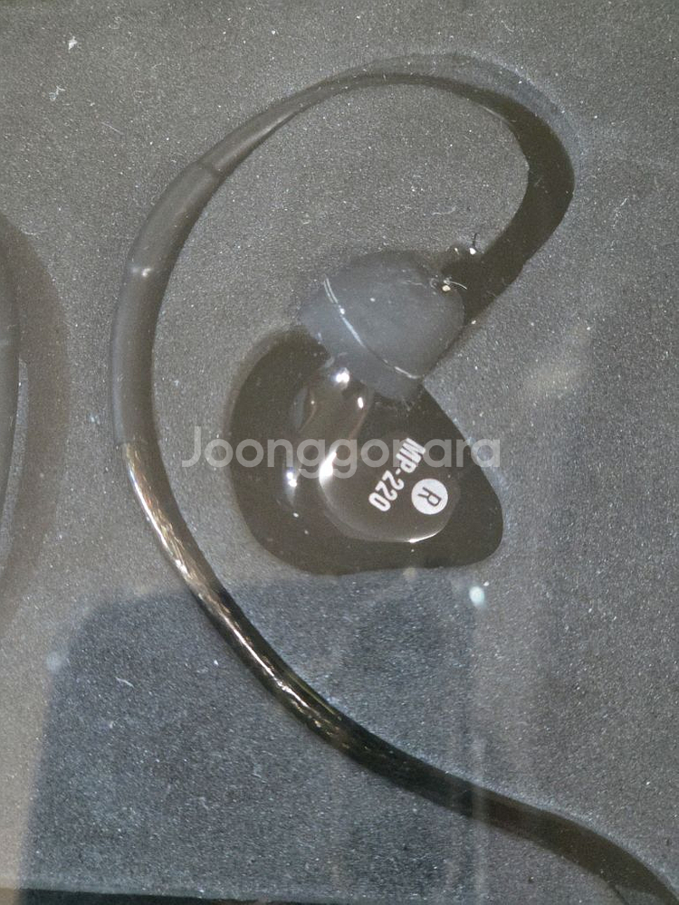 Mackie MP-220 인이어 모니터 판매합니다.거의--4