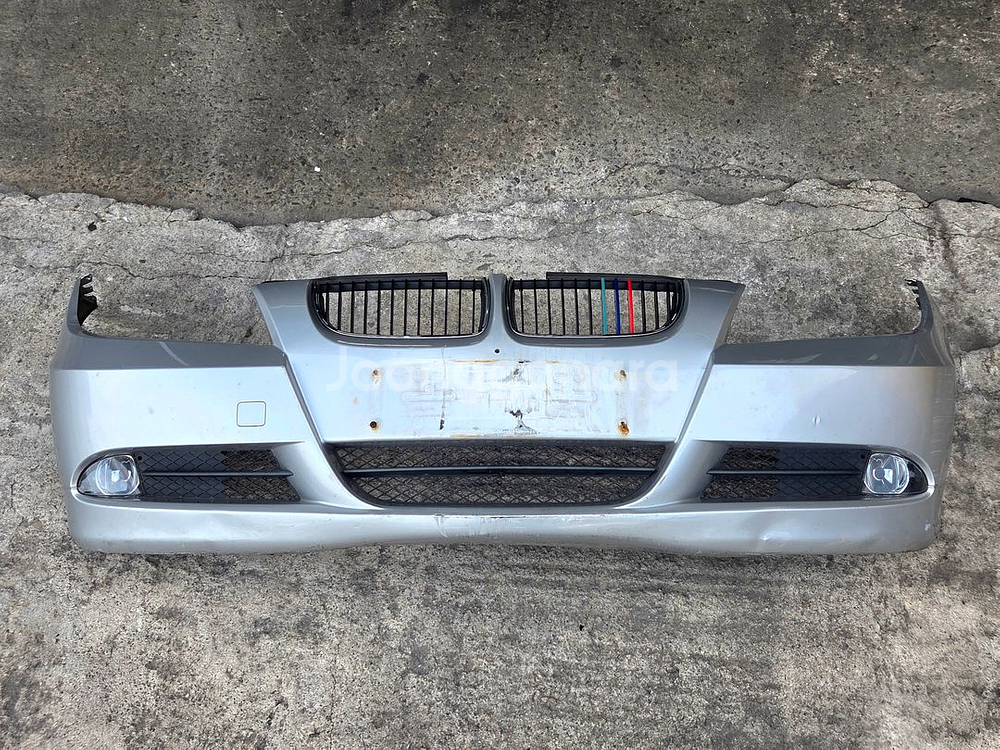 BMW E90 320i 앞범퍼 전기형 팝니다--0