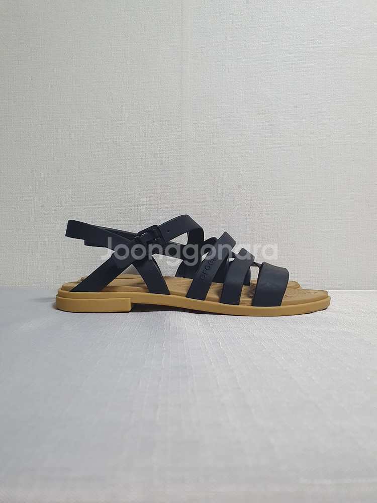 무료배송 230mm 크록스 샌들 툴룸 블랙 베이지 스트--3
