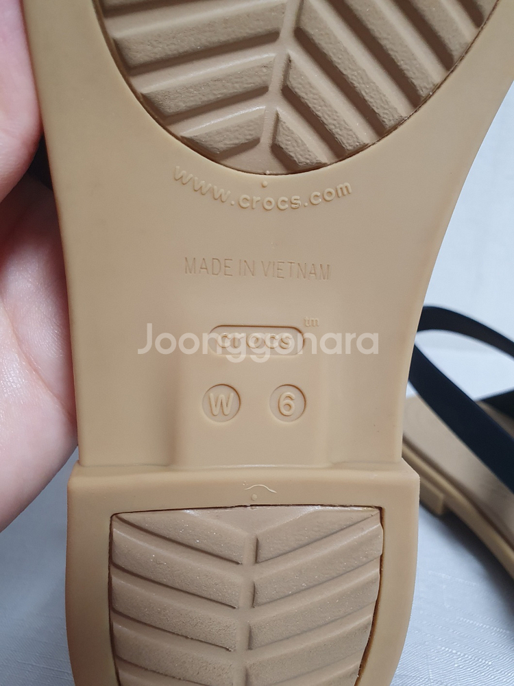 무료배송 230mm 크록스 샌들 툴룸 블랙 베이지 스트--9