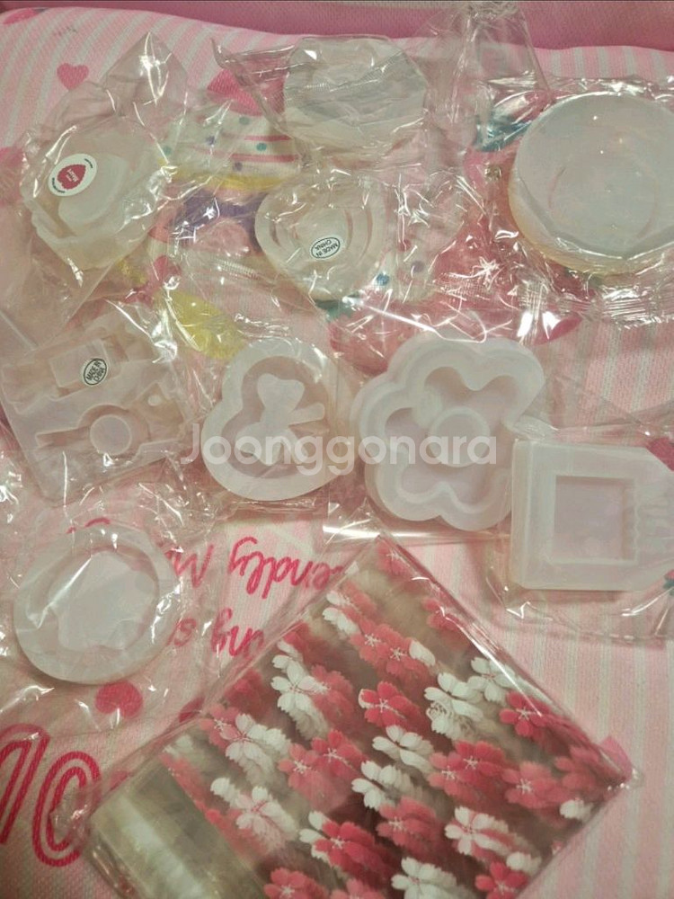 레진 아트 재료 일괄(레진.몰드.공구.비즈 등)--1
