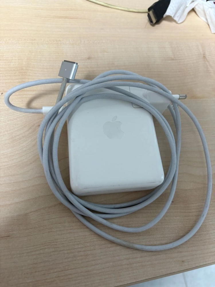 맥북 m1 프로 16인치 1TB 이미지