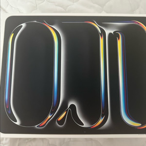 아이패드 13(M4) 256GB + 펜슬 +매직키보드