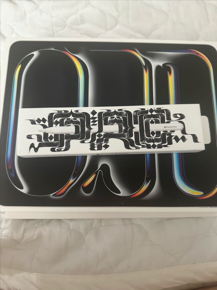 아이패드 13(M4) 256GB + 펜슬 +매직키보드 이미지