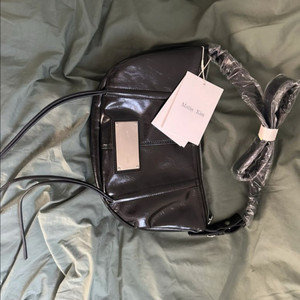 마뗑킴 하프 러빙 리본백 블랙 - 새상품