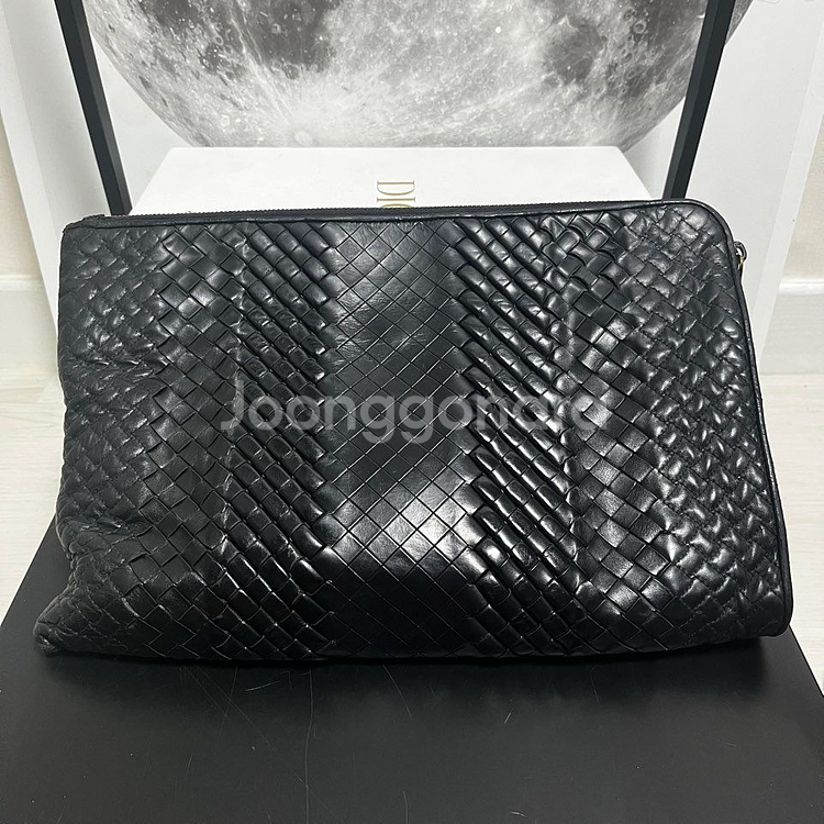 정품 35x23) 보테가베네타 인트레치아토 클러치--1