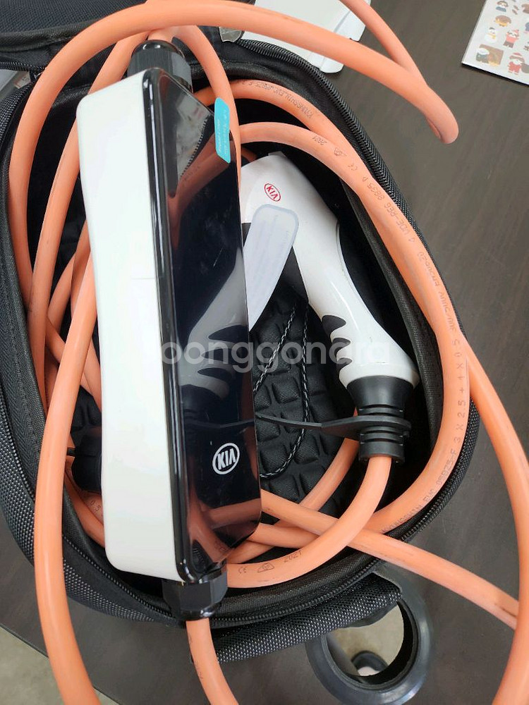기아 현대 순정품 완속충전기 220v 판매합니다.--0
