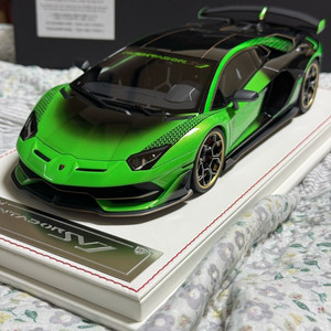 1:18 D&G 람보르기니 아벤타도르 SVJ