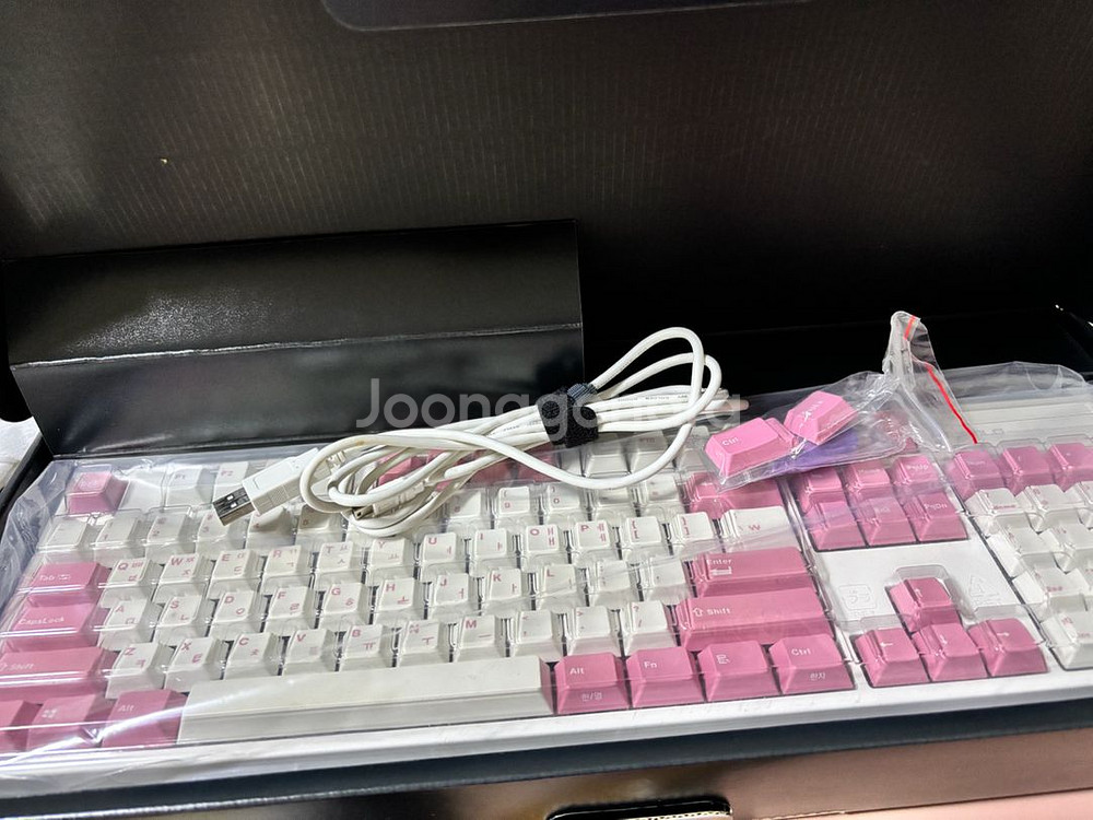 레오폴드 라이트 핑크 FC900R PD 유선 키보드--1