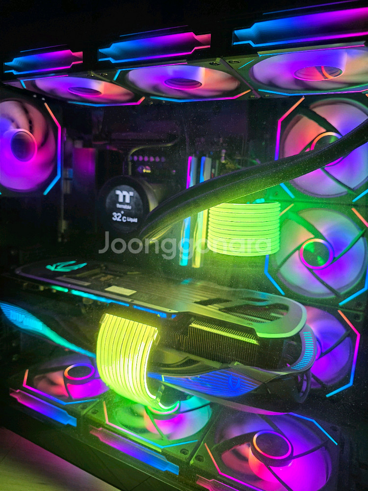 라이젠7 9800X3D RTX4090 리안리PC 팝니다--1
