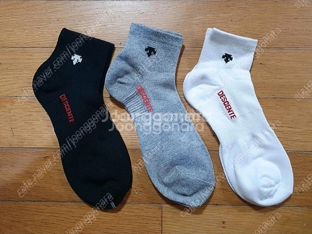 데상트 남성 중목양말--0