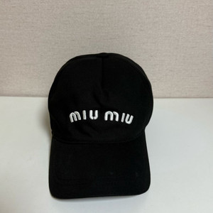 미우미우 블랙 볼캡