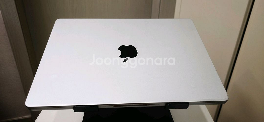 새제품급 맥북프로 14인치 M2 Pro(애플케어) 팝니--1