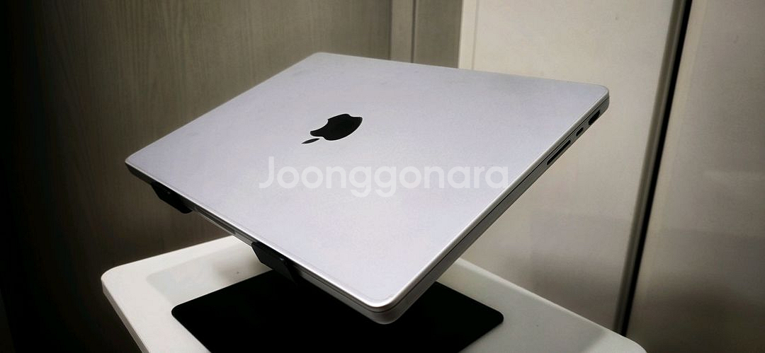 새제품급 맥북프로 14인치 M2 Pro(애플케어) 팝니--0