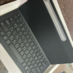 정품 갤럭시 탭 S10 FE+ 슬림 키보드 북커버