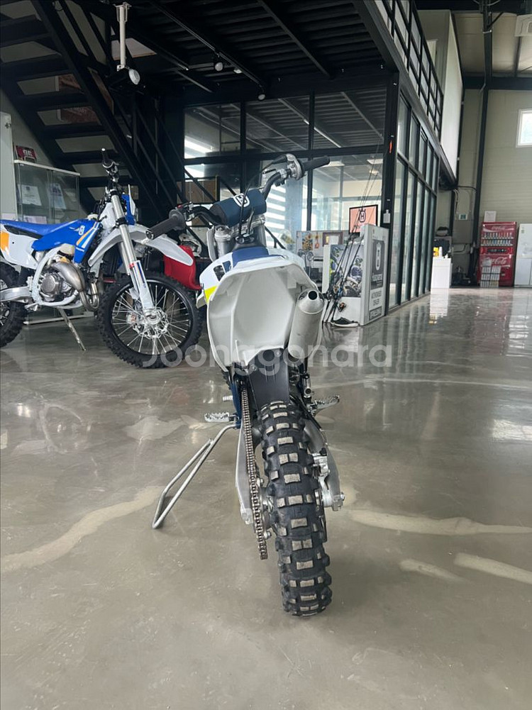 허스크바나 22년식 tc65 팝니다.--3