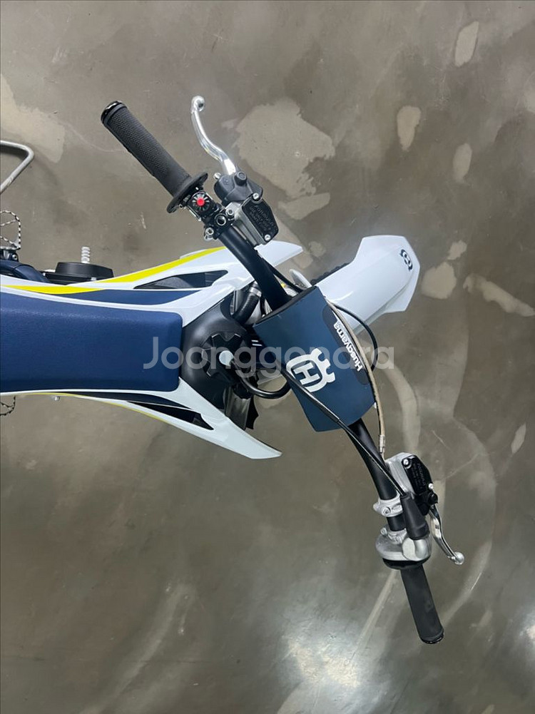 허스크바나 22년식 tc65 팝니다.--5