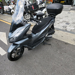 혼다 PCX 스쿠터 판매합니다 21년식 판매합니다