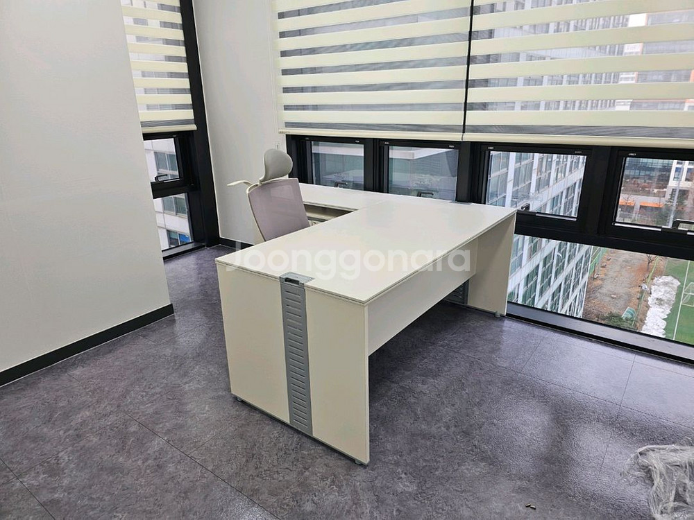 사무실 가구 퍼시스 책상 파티션 칸막이 중역가구 의자--4