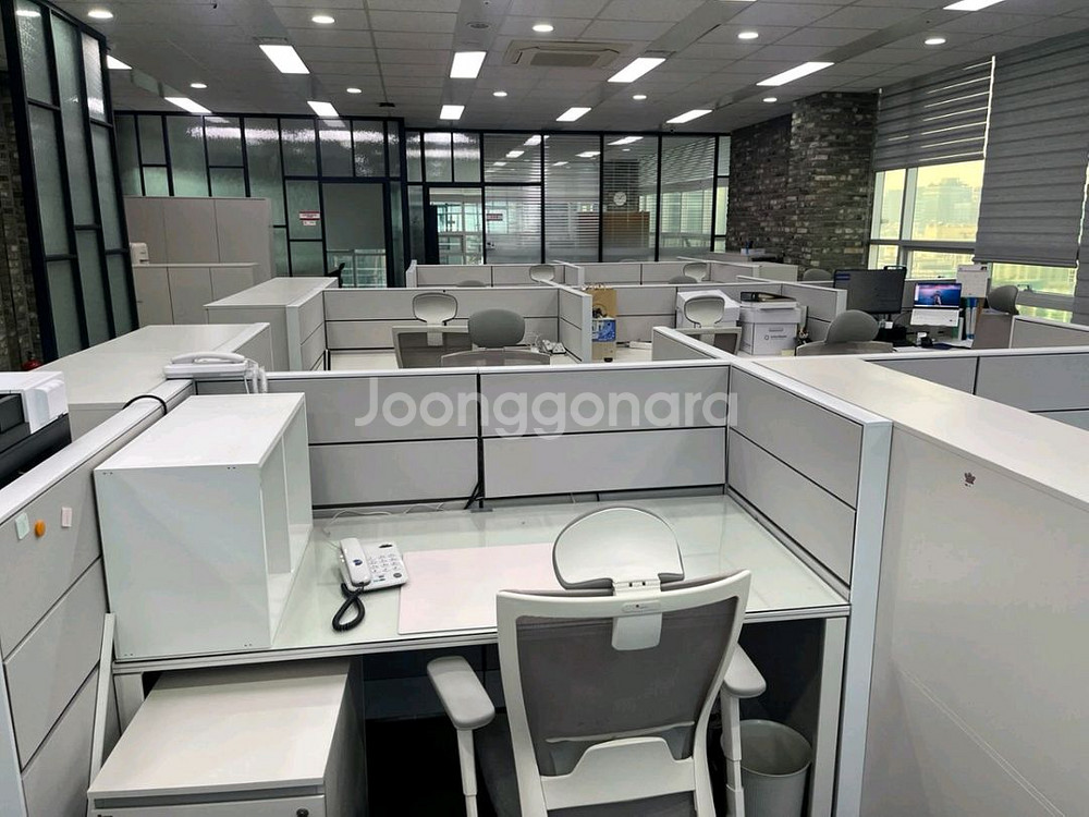 사무실 가구 퍼시스 책상 파티션 칸막이 중역가구 의자--9