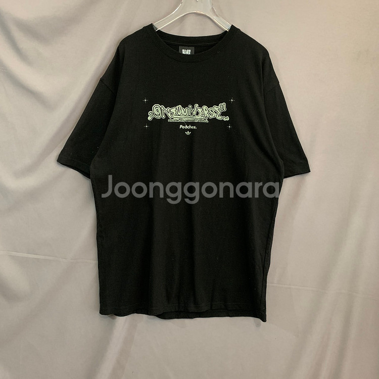 아디다스 X 피치스 콜라보 원유니버스 반팔티--0
