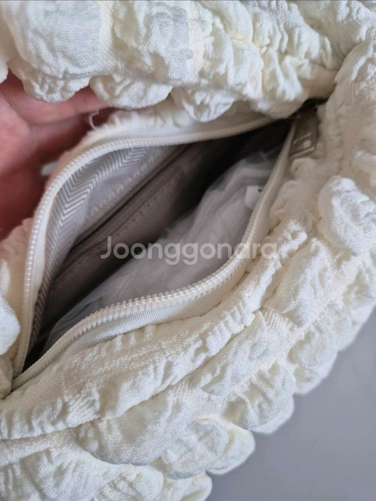 새상품> 아이보리 셔링백 구름가방--1