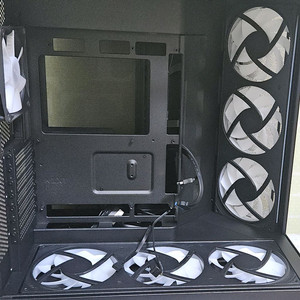 NZXT F420 RGB CORE 쿨링팬 2개