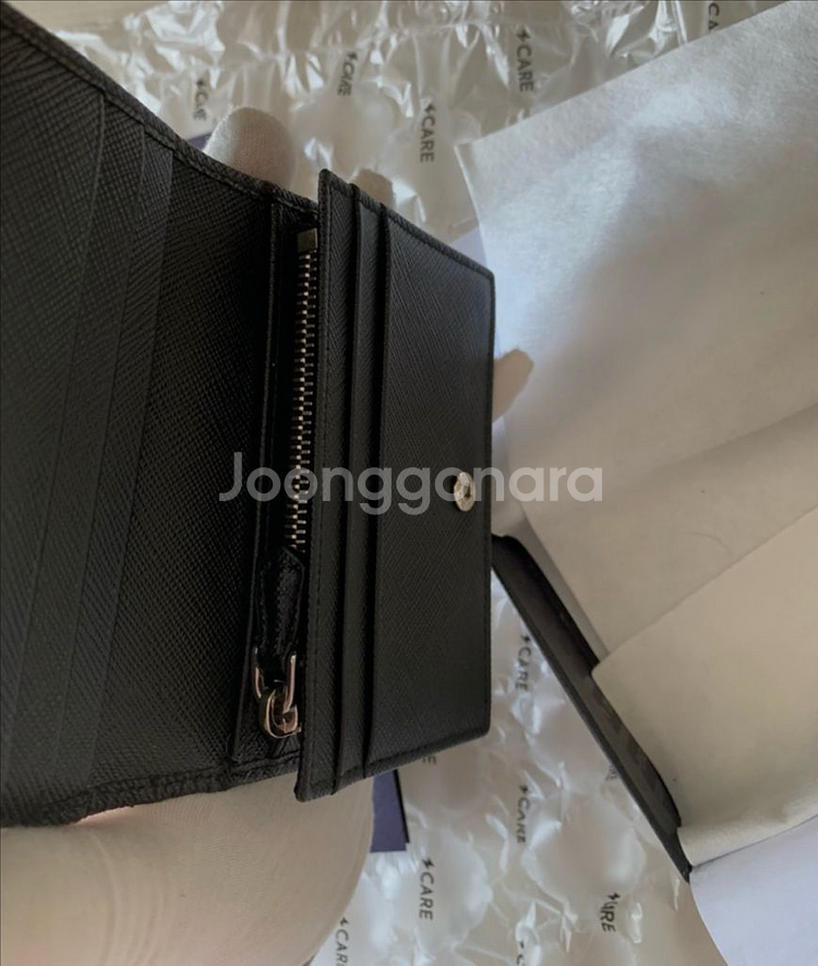 (새상품)프라다 사피아노 똑딱이 지갑 블랙 풀구성--8