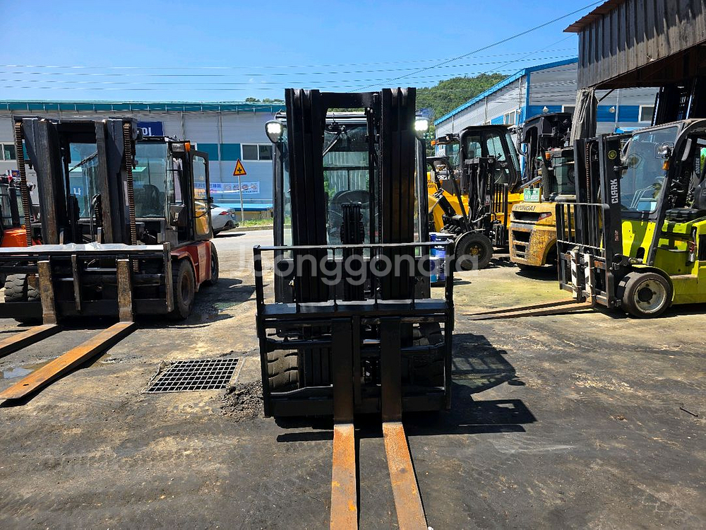두산지게차 D30S-7 디젤 3톤 3단마스트 중고지게차--1