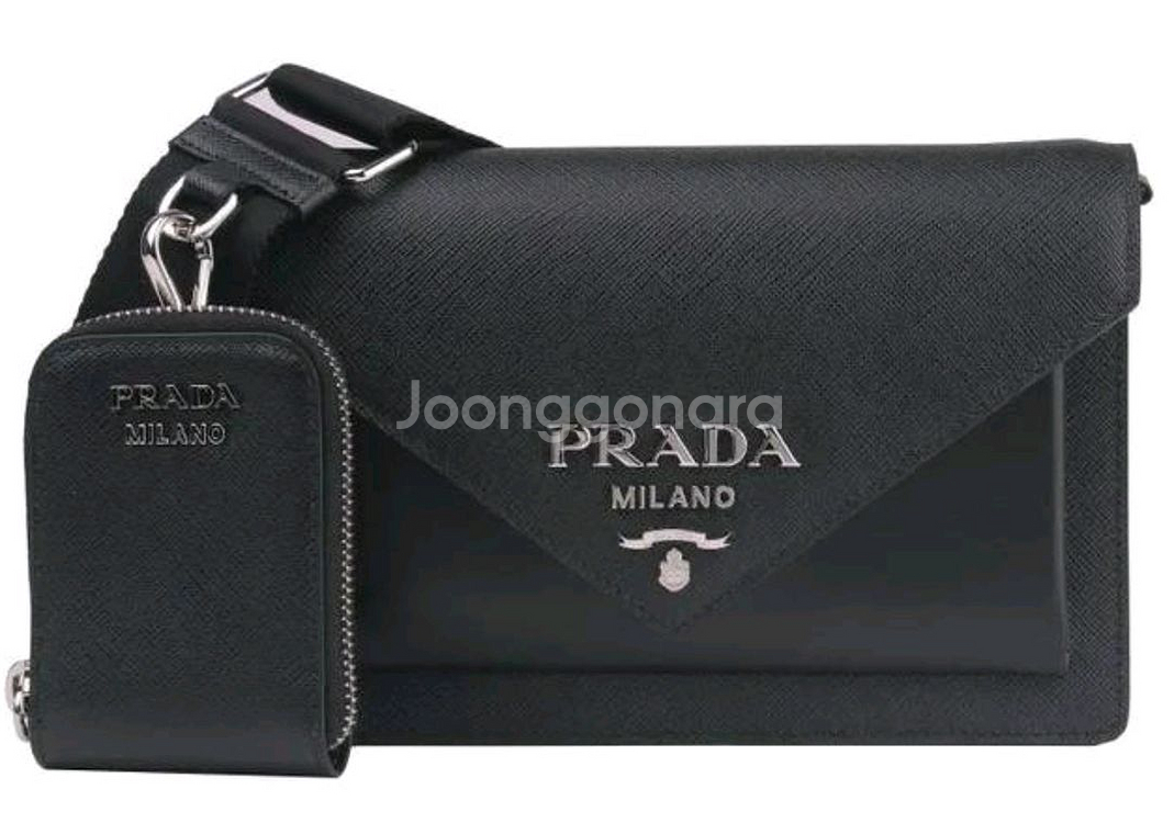 프라다 사피아노엔벨로프 크로스백 팝니다.--1