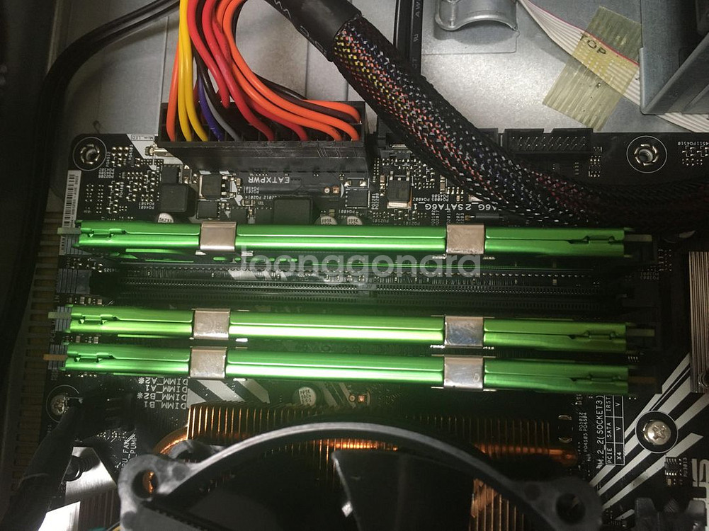 컴퓨터 i7-9700k 32g--5
