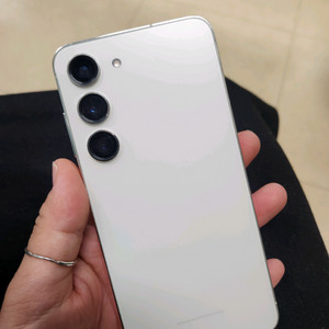 갤럭시 S23 화이트 256GB 전체적으로 깨끗 좋아요
