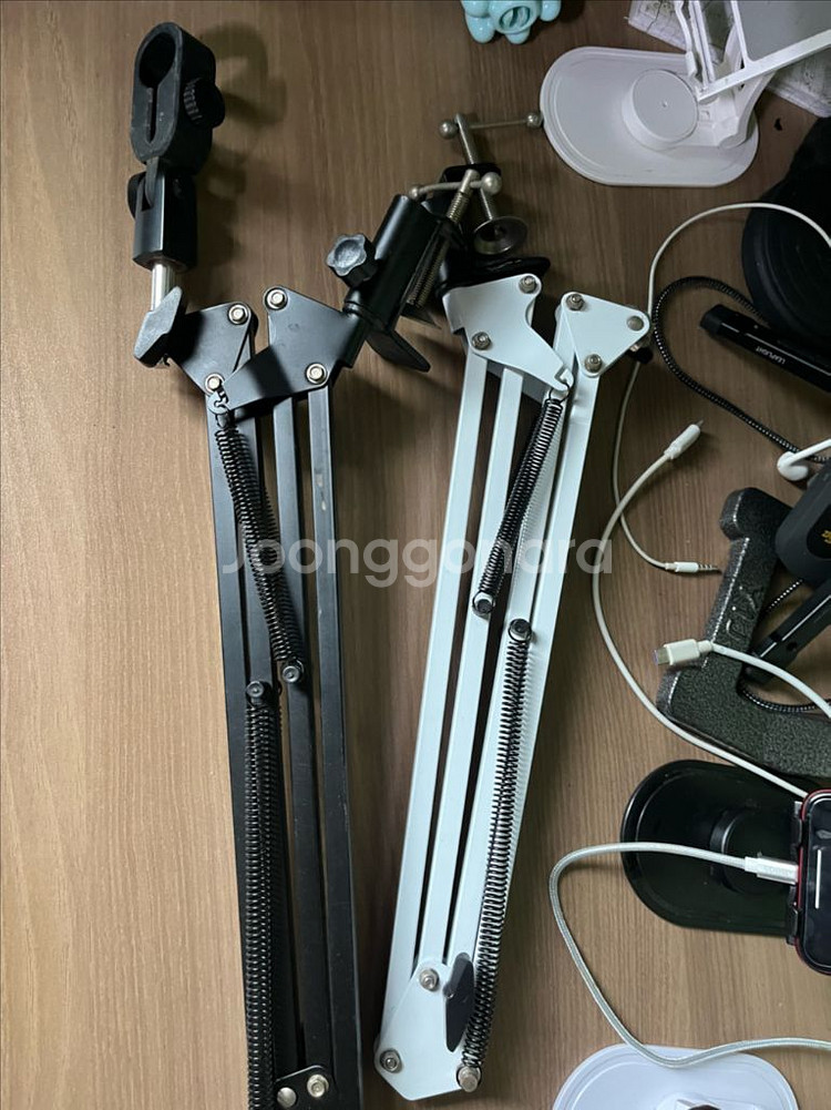 관절접이식 거치대 한개 17000원 두개 35000원--0