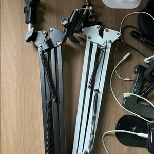 관절접이식 거치대 한개 17000원 두개 35000원