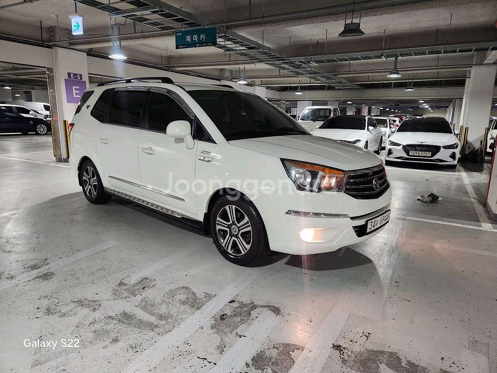 코란도투리스모4륜TX 9인승 15년식 147.000km--0