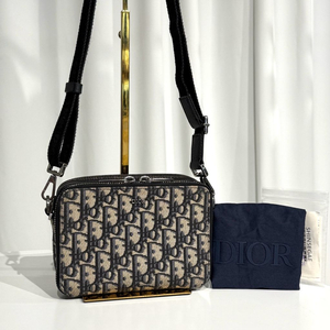 디올 오블리크 스트랩 파우치 크로스백