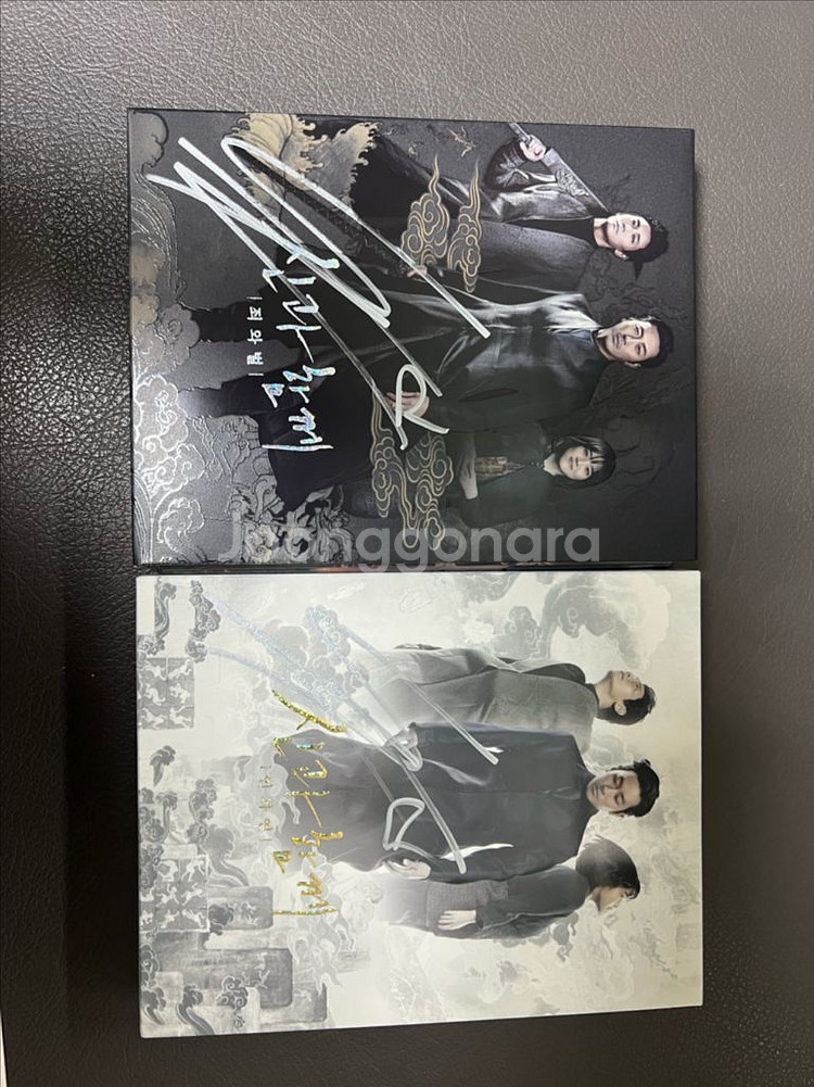 배우님 친필싸인있는 신과함께 한정판 블루레이 판매합니다--0