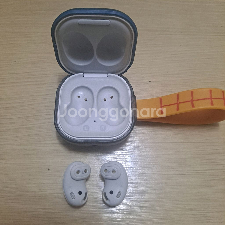 삼성 갤럭시 버즈 라이브/SM-R180 AKG--7