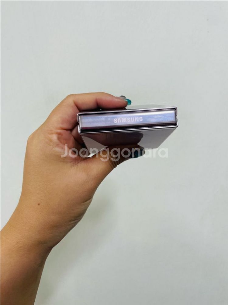 갤럭시 Z플립5 라벤더 256기가 A급 판매합니다.--6