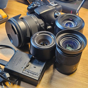 소니 A58 dslr 카메라 + 렌즈 4개 + 충전기