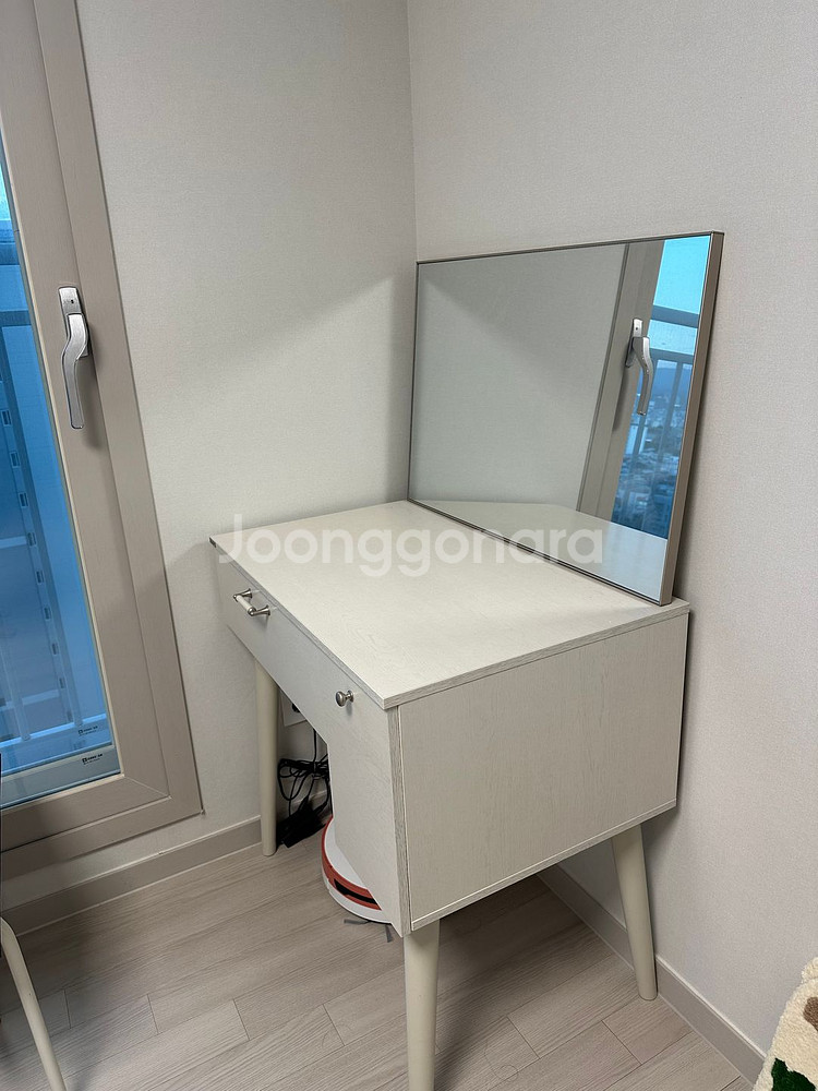 리바트 데이지 화이트 거울 화장대--0